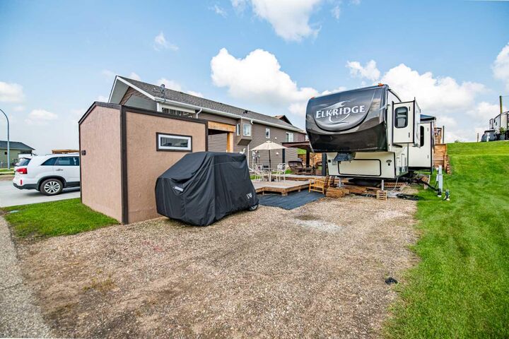 Property Photo: 25054 South Pine Lake Road 5045 AB T0M 1J0