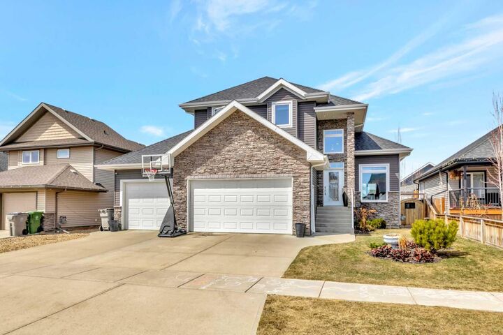 Property Photo: 2010 56 Avenue AB T9V 3M4