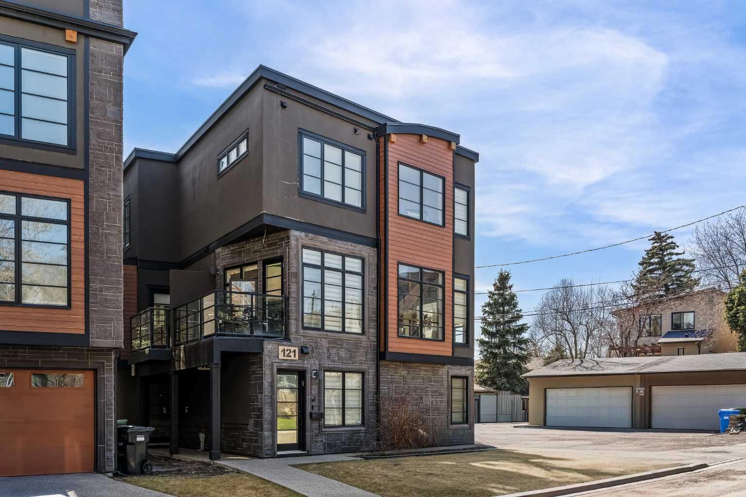 Property Photo:  125 41 Avenue SW  AB T2S 3H3 