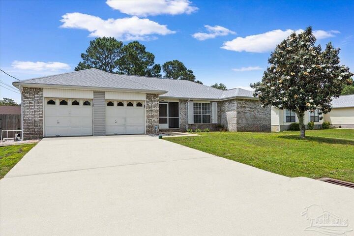 Property Photo:  6435 Flagler Dr  FL 32563 