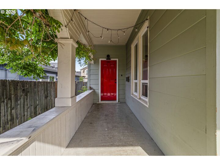 Property Photo:  5816 SE 84th Ave  OR 97266 