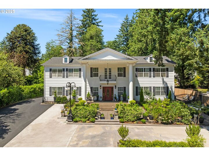 Property Photo:  1505 Country Club Rd  OR 97034 