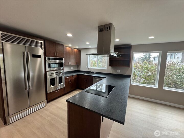 Property Photo:  6015  Lakeview Drive 3  WA 98033 