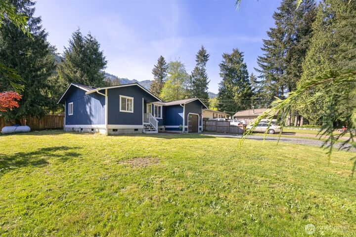 Property Photo:  405  Rainbow Drive  WA 98284 
