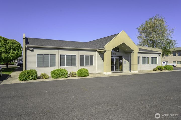 Property Photo: 1010 S Pioneer Way WA 98837