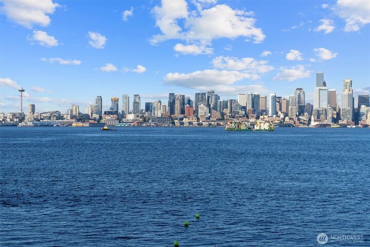 Property Photo:  1661  Harbor Avenue SW 502  WA 98116 