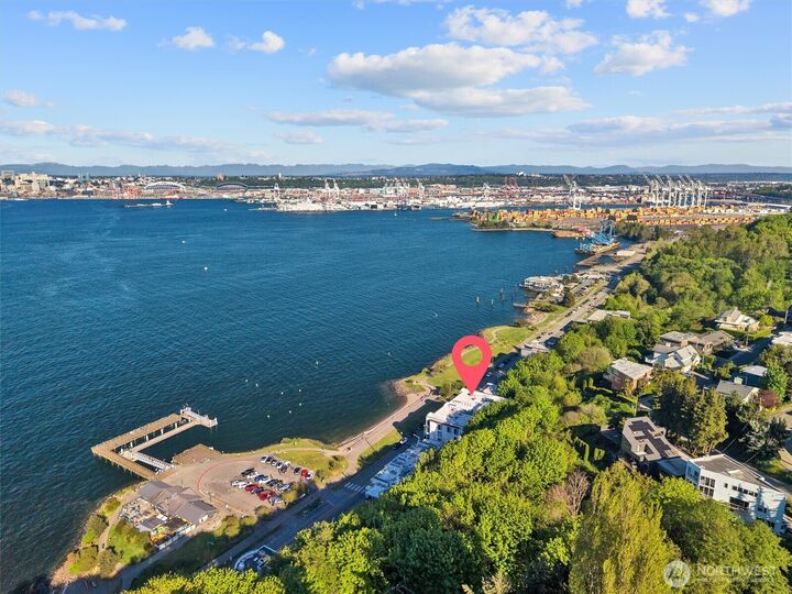 Property Photo:  1661  Harbor Avenue SW 502  WA 98116 