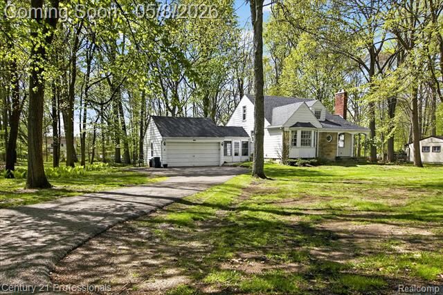 Property Photo:  15985 Oak Drive  MI 48154 