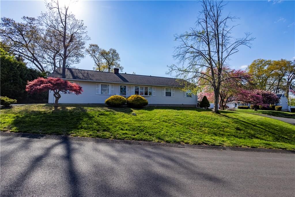 Property Photo:  7 Plymouth Road  RI 02904 