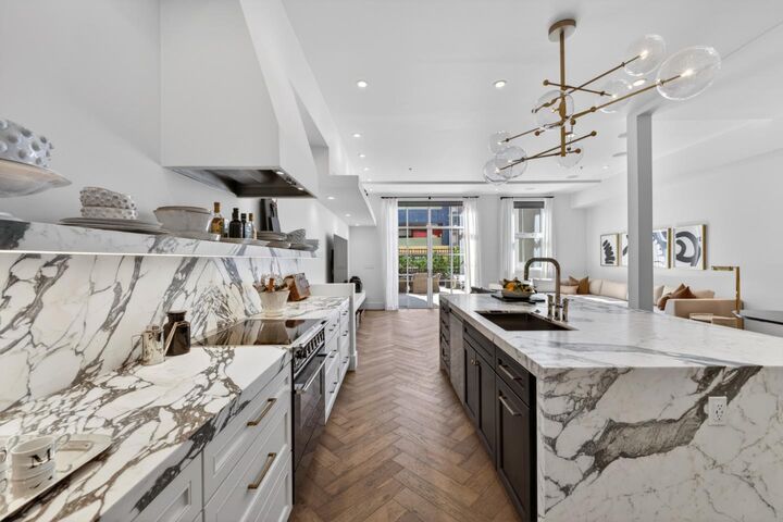 Property Photo:  333 Santana Row 222  CA 95128 