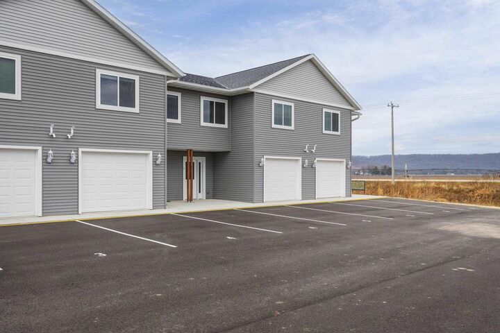 Property Photo:  546 Sunrise Drive  WI 53588 