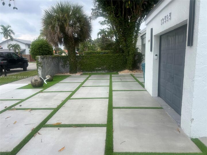 Property Photo:  13595 SW 99th St  FL 33186 