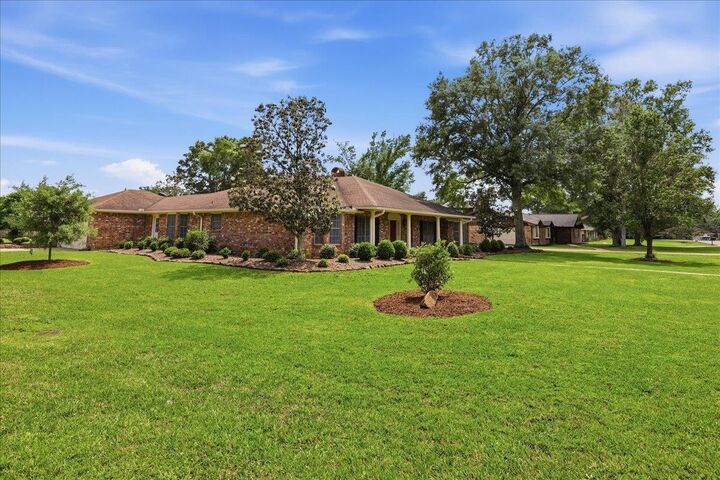 Property Photo:  2201 Tall Oak Dr.  TX 77632 