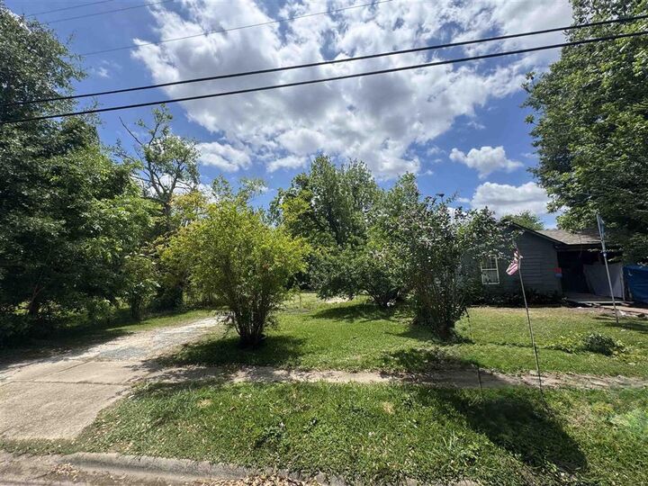 Property Photo:  922 Gulf Street  LA 70601 
