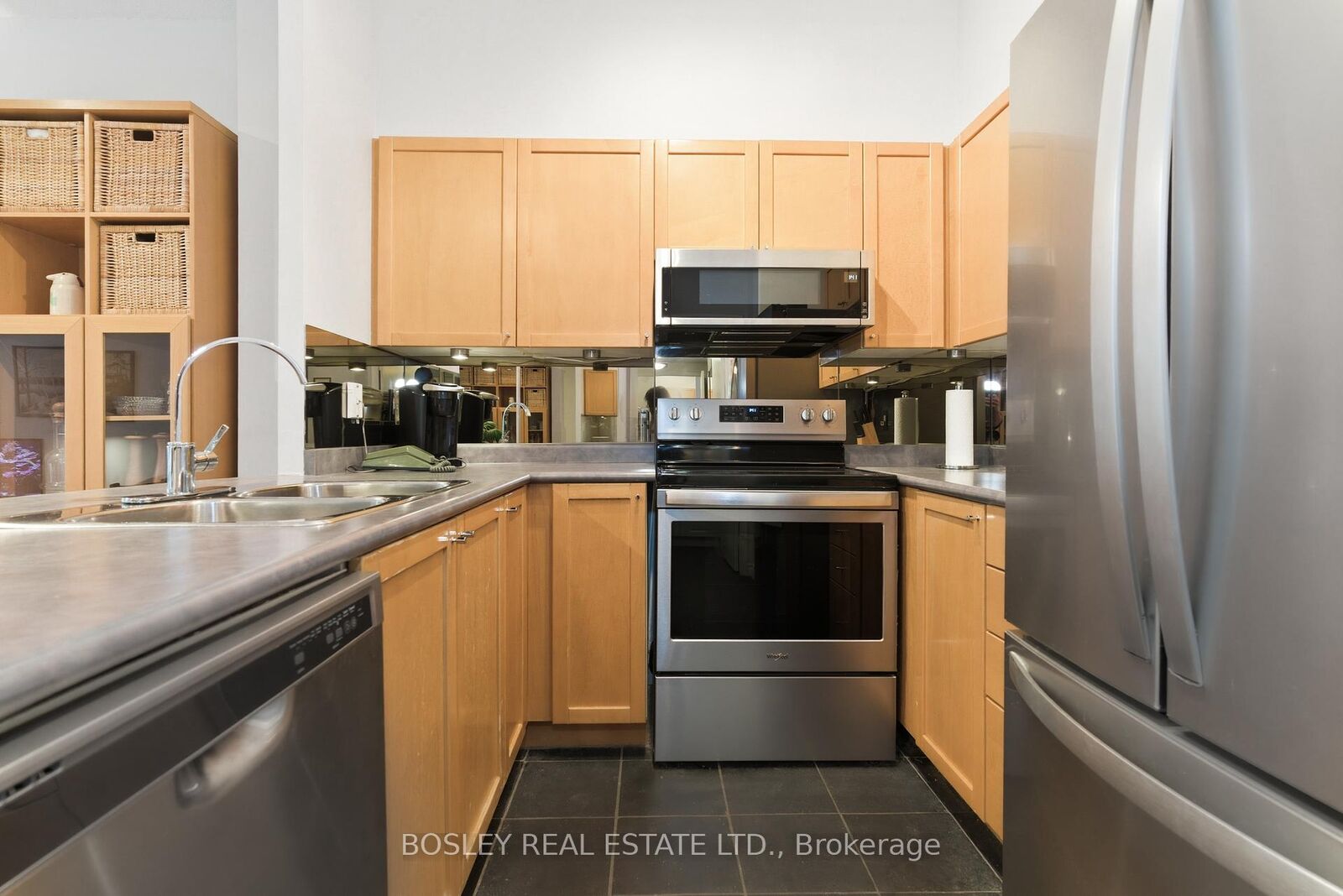 Property Photo: 600 Queens Quay West N/A 106 ON M5V 3M3