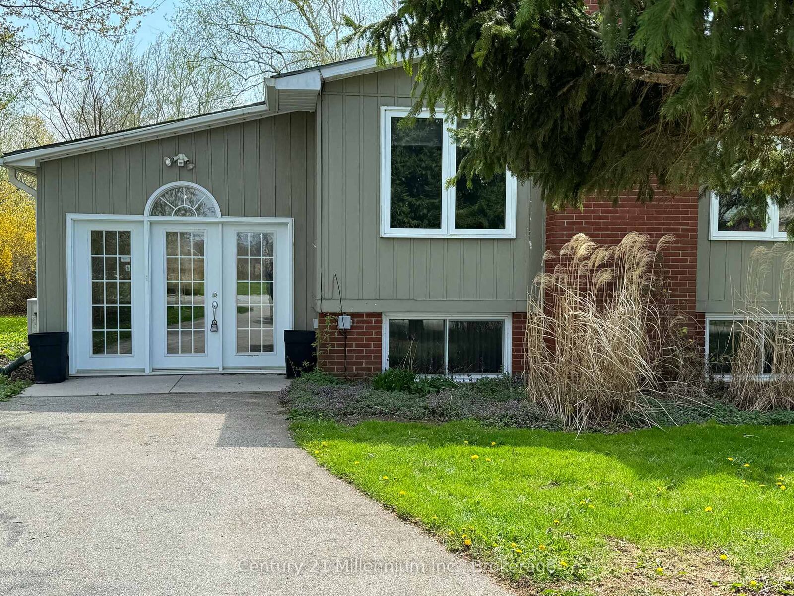Property Photo:  72234 Lakeshore Drive  ON N0M 1N0 
