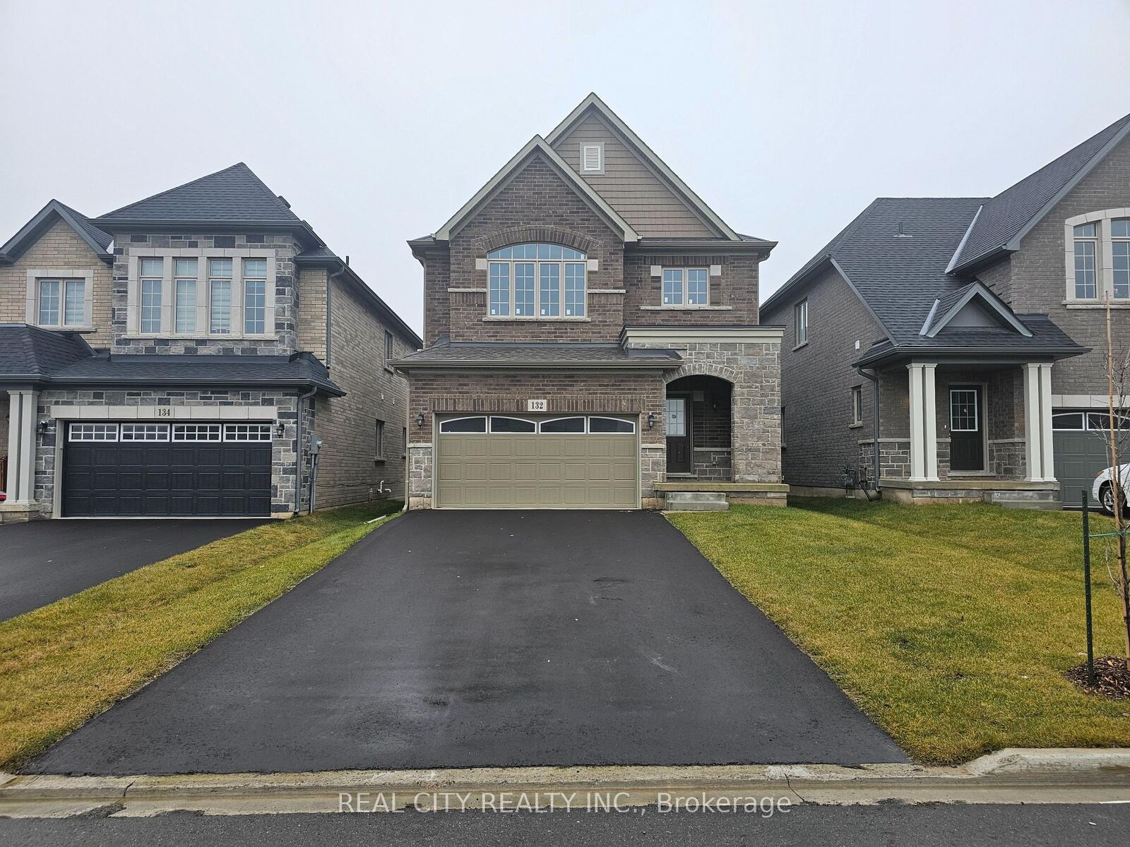 Property Photo: 132 Sunset Way ON L0S 1A0