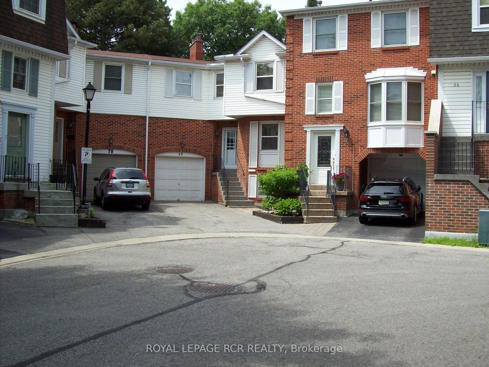 Property Photo: 68 Confederation Way 44 ON L3T 5R5