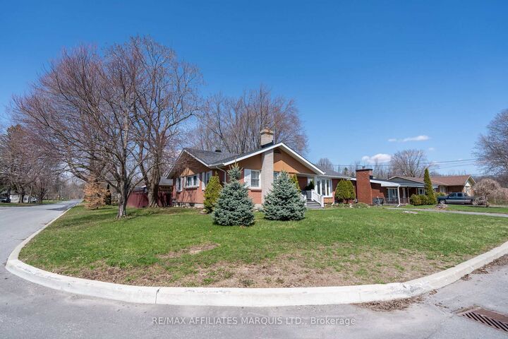 Property Photo:  1407 Boyd Street S  ON K6J 1X2 