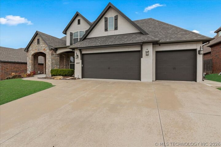 Property Photo: 6057 E 144th Street S OK 74008