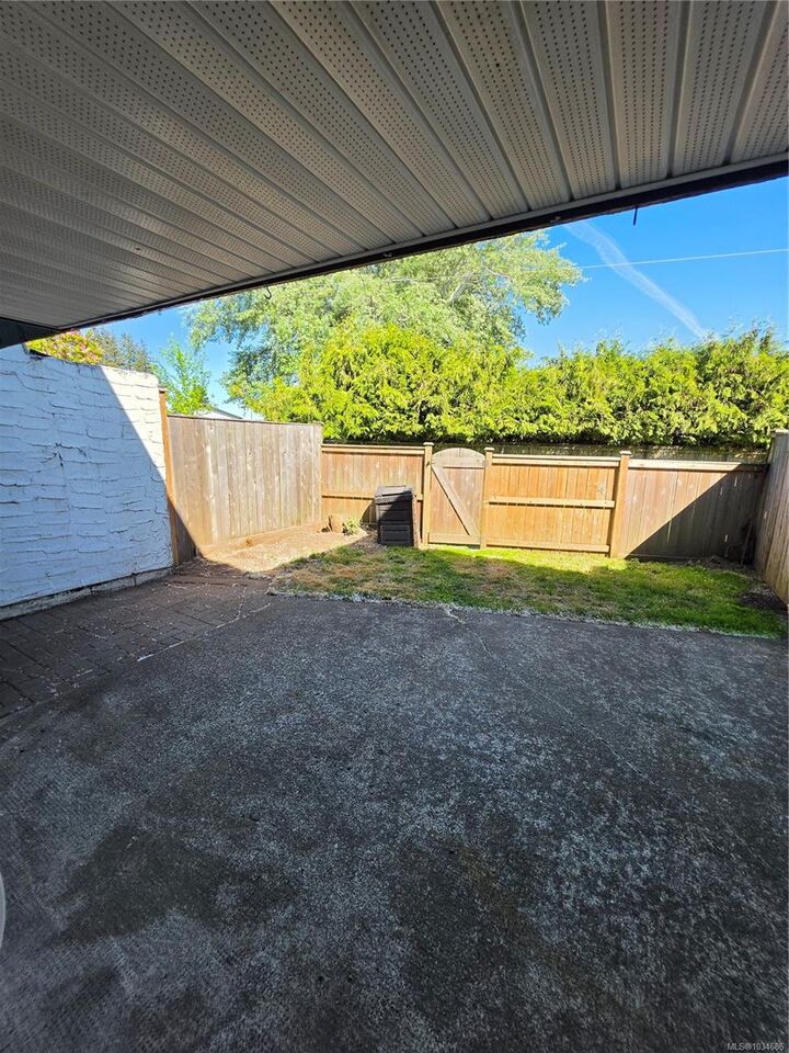 Property Photo: 1957 Guthrie Rd 44 BC V9M 2J2