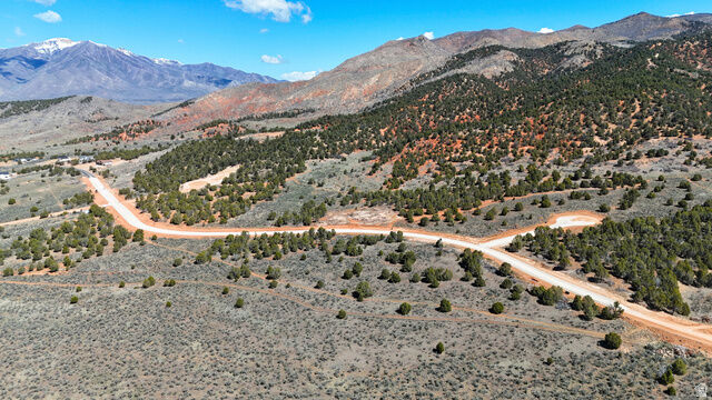 Property Photo: 5206 Cougar Run 46 UT 84629