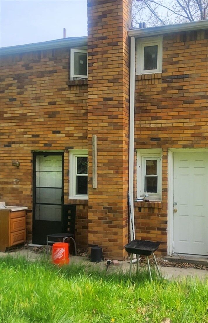 Property Photo:  8168 Chaske St  PA 15147 