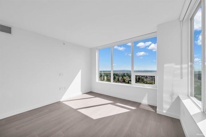Photo de la propriété: 6537 Telford Avenue 2907 BC V5H 0K9