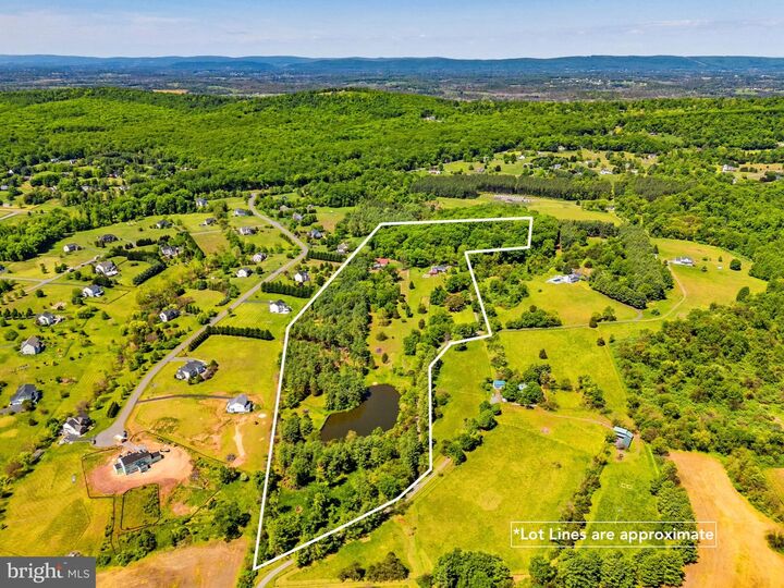 Property Photo:  42165 Black Walnut Lane  VA 20176 