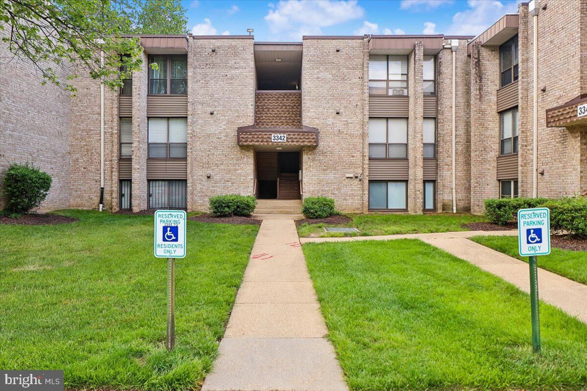 Property Photo: 3342 Huntley Square Drive T1 MD 20748