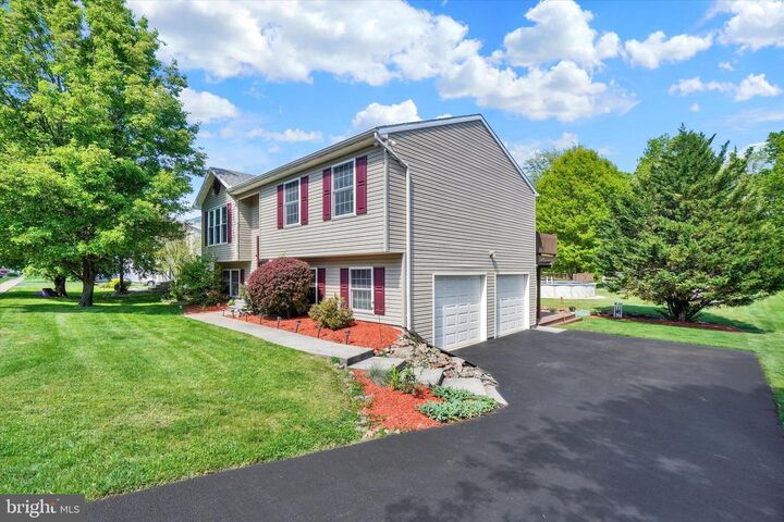 Property Photo:  315 Iroquois Trail  PA 17370 