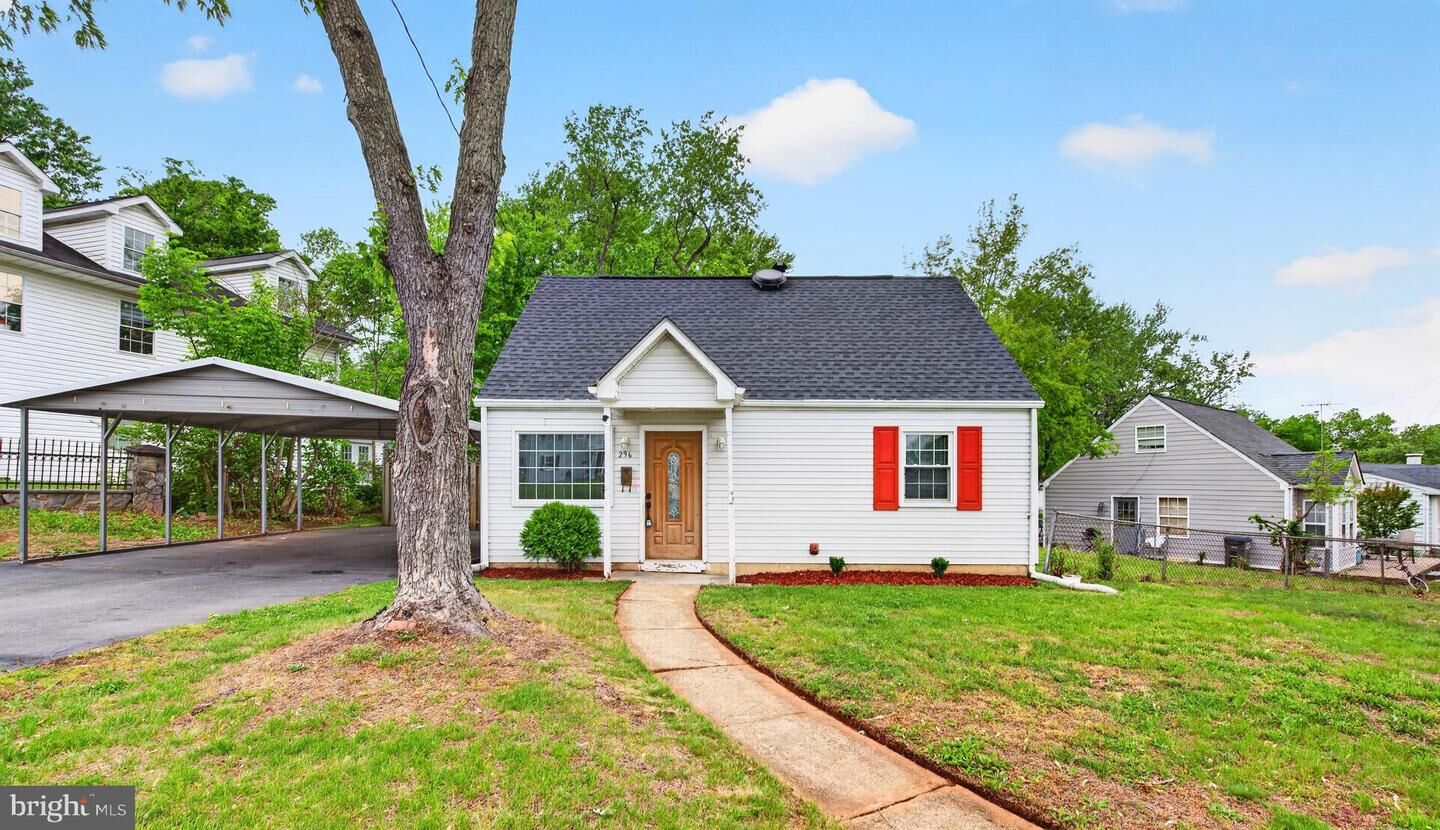 Property Photo:  296 Manassas Drive  VA 20111 