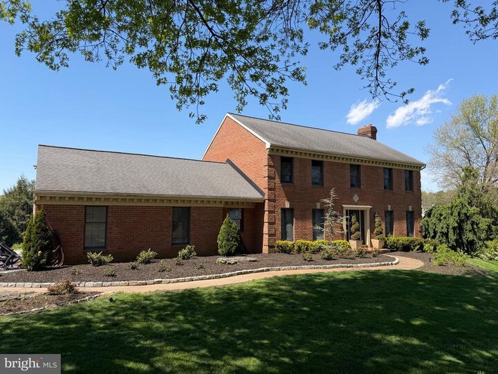 Property Photo:  4 Apache Circle  PA 17516 