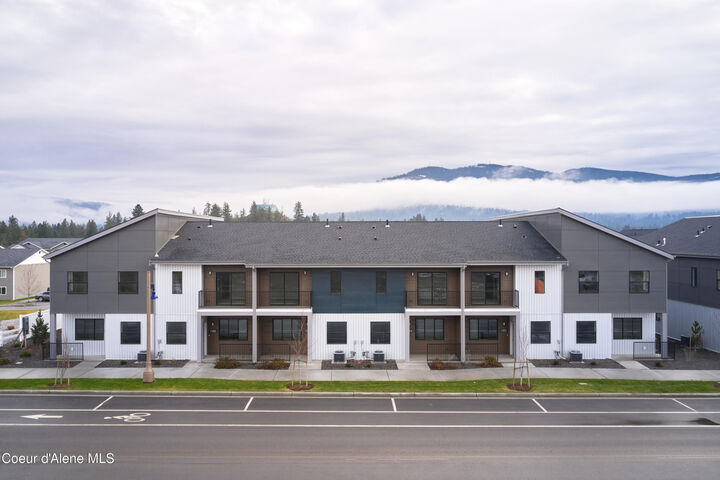 Property Photo:  1080 E 4th Ave  ID 83854 