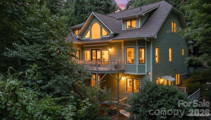 Property Photo: 301 Gateway Drive NC 28739