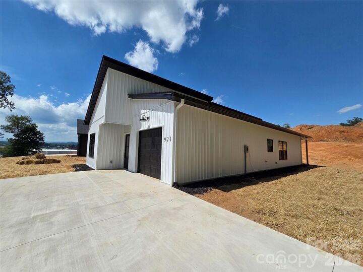 Property Photo:  921 Overlook Drive SW 5  NC 28645 