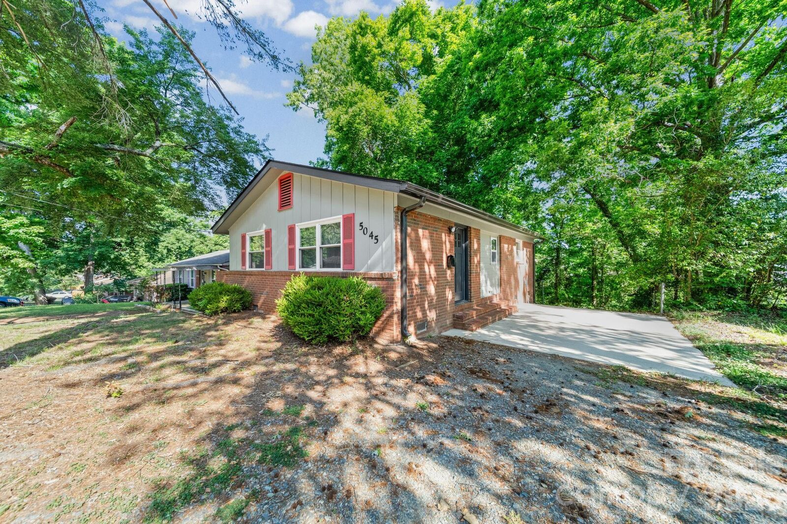 Property Photo:  5045 Curtiswood Drive  NC 28213 