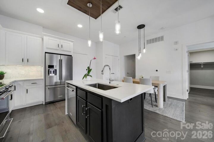 Property Photo:  2401 Euclid Avenue 301  NC 28203 