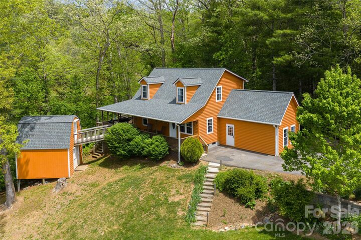 Property Photo:  22 Otter Lane  NC 28715 