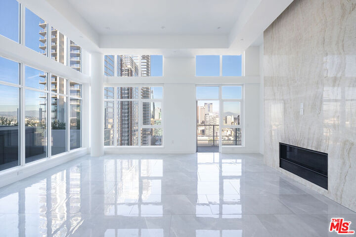 Property Photo:  1201 S Hope St  CA 90015 