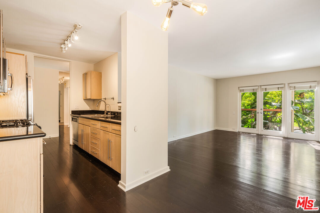 Property Photo: 330 S Barrington Ave CA 90049