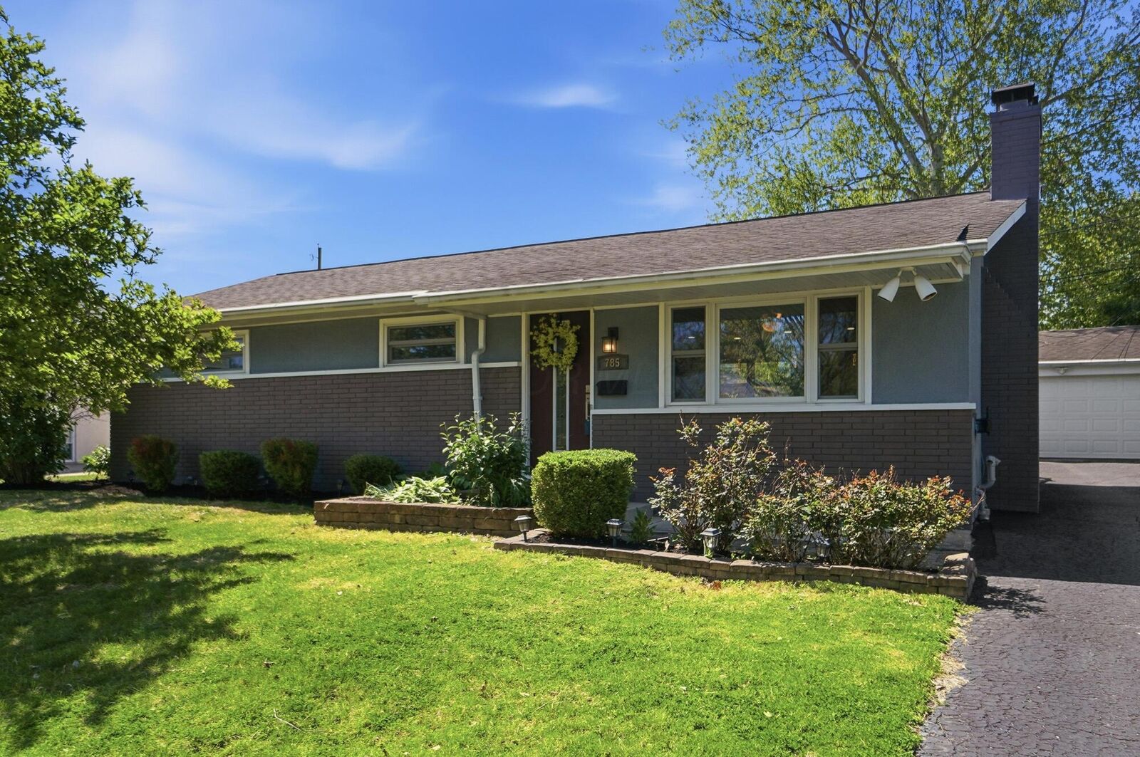Property Photo:  785 Island Court  OH 43214 