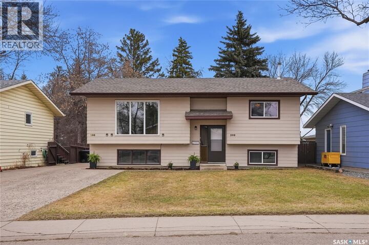 Property Photo:  206 & 208 Coppermine Crescent  SK S7K 4L7 