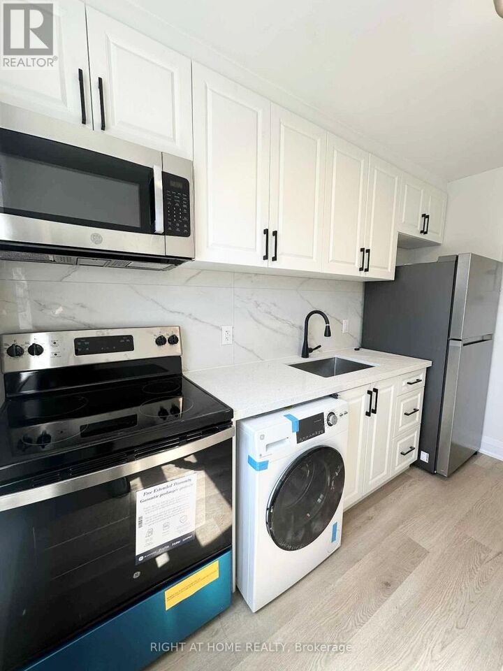 Property Photo:  151 Stinson Street 1  ON L8N 1S7 