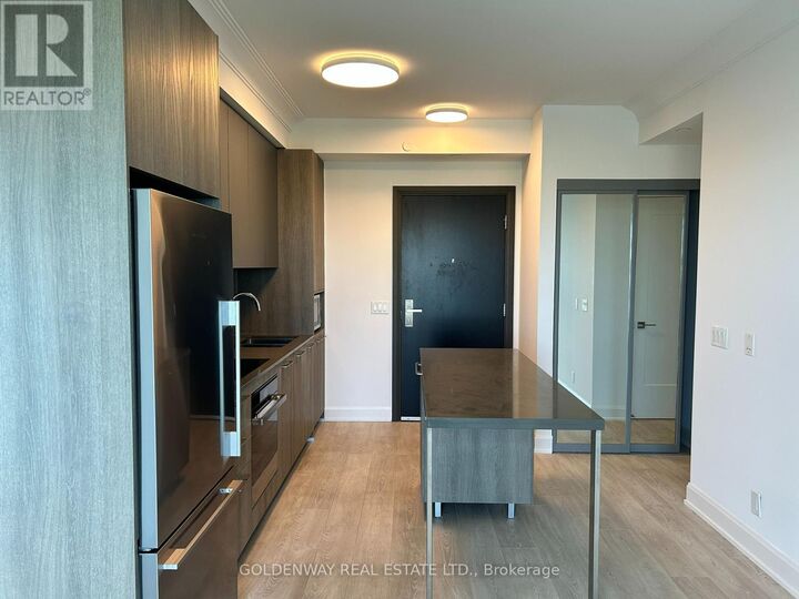 Property Photo:  8 Water Walk Drive 1102  ON L3R 6L4 