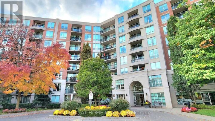 Property Photo:  28 William Carson Crescent 704  ON M2P 2H1 
