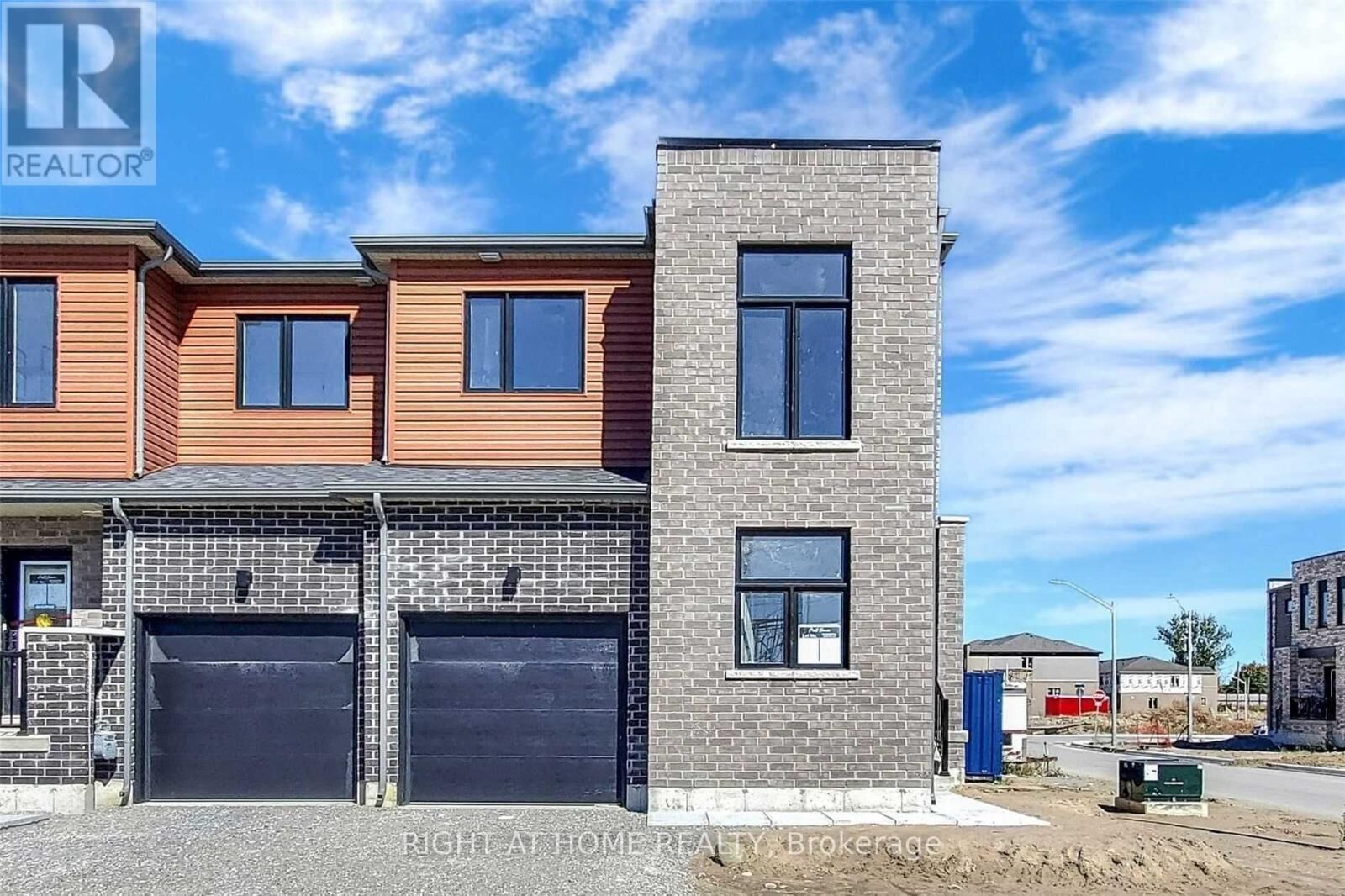 Property Photo:  94 Fairlane Avenue  ON L9J 0M5 