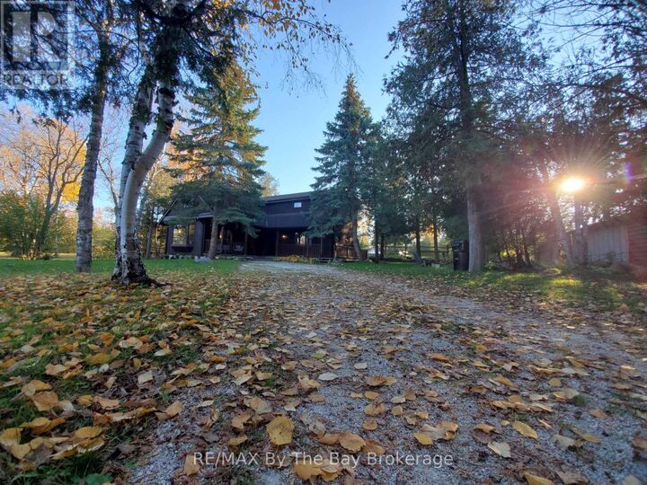Property Photo:  22 Woodcrest Avenue  ON L9Y 3Z1 