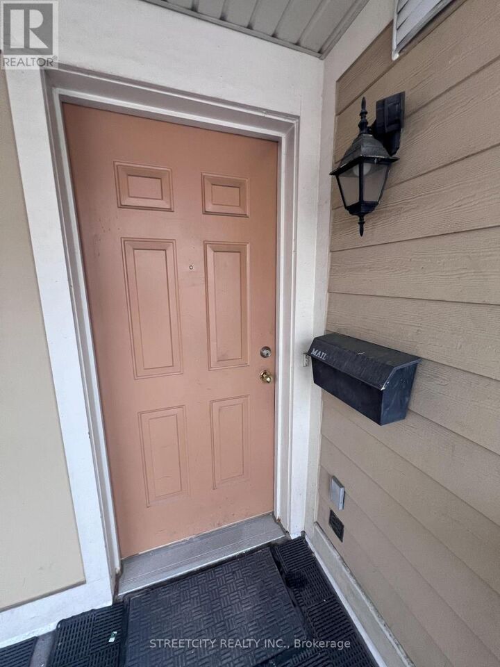 Property Photo:  4975 Southampton Drive 329  ON L5M 8C5 