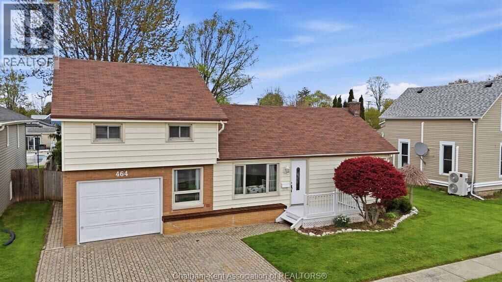 Property Photo:  464 Richmond Street  ON N0P 1M0 